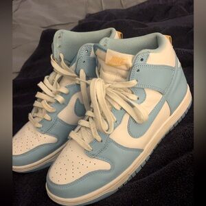 Nike Men’s sneakers 
Worn maybe once